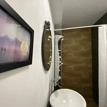 Inn Orange Vibes